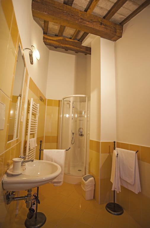 Il Ristoro Del Viandante Hotel Offagna Стая снимка