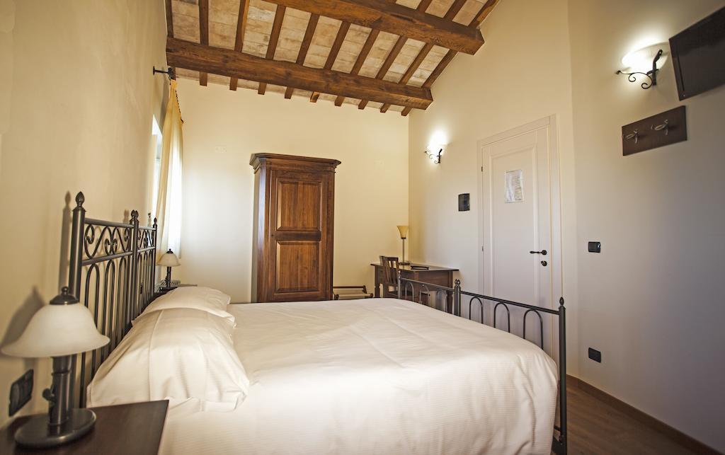 Il Ristoro Del Viandante Hotel Offagna Стая снимка